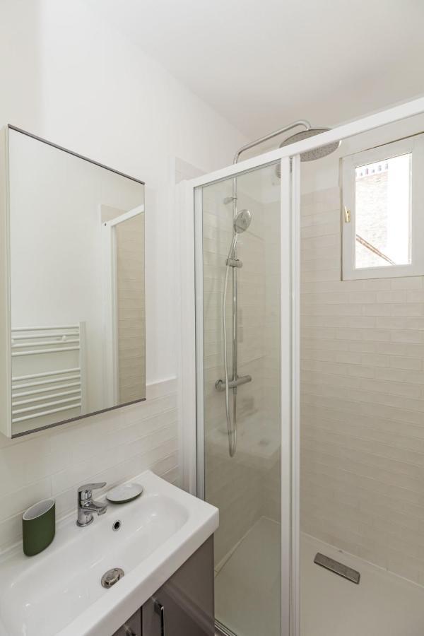 Nice 32 M Renovated And With Comfort In Paris Appartamento Esterno foto